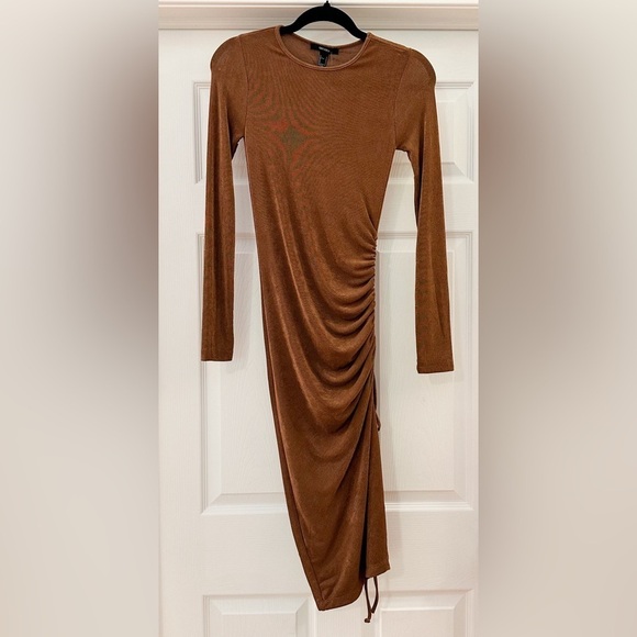 NWT Forever 21 Brown Long Sleeve Ruched Side Bodycon Dress sz Small - Picture 1 of 6